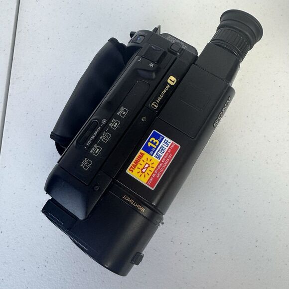 Sony  CCD-TRV16 Black Handycam Nightshot Vision 180x Digital Zoom Camcorder - Picture 5 of 16